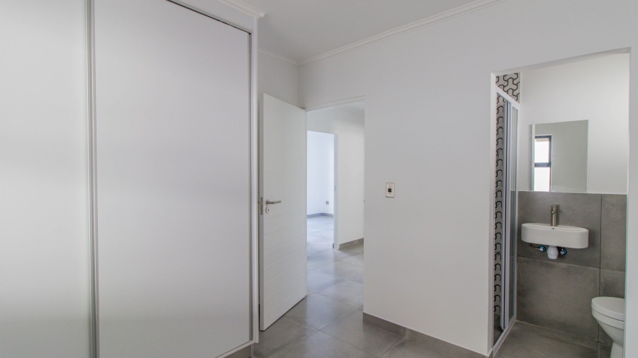 4 Bedroom Property for Sale in Shelley Point Western Cape